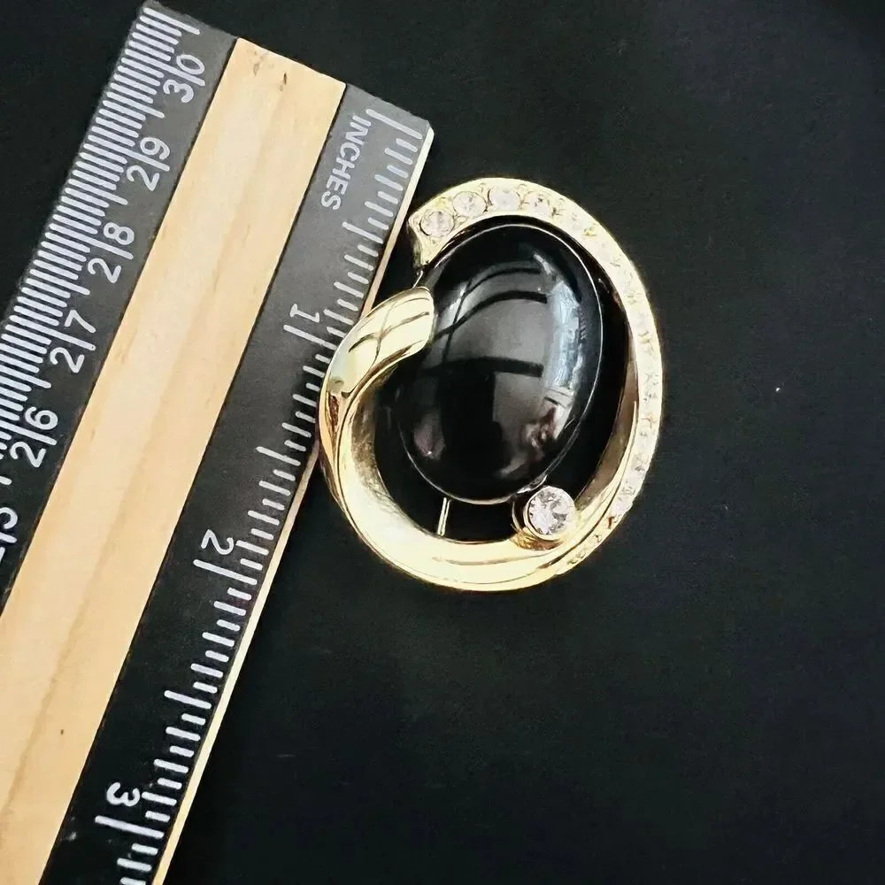 Vintage Crown Trifari Brooch Gold Tone Black Cabochon Rhinestones Mcm Swirl 4183